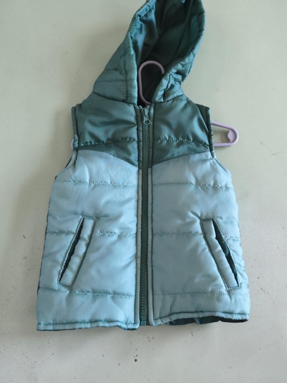 Kids Hooded Puffer Vest in Light Green